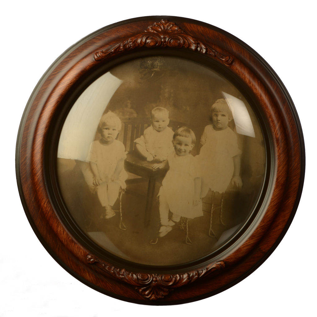 closed-corner and finished-corner frames