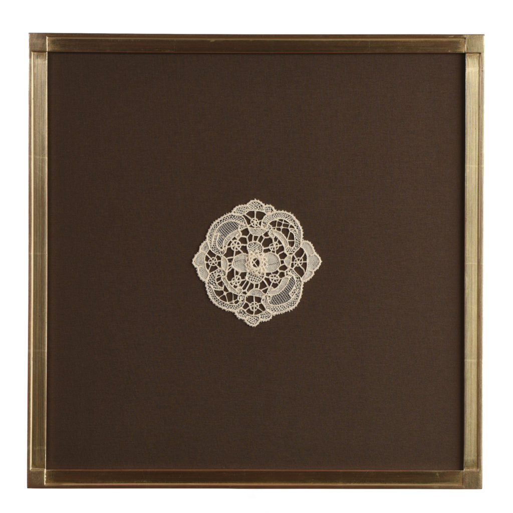 closed-corner and finished-corner frames